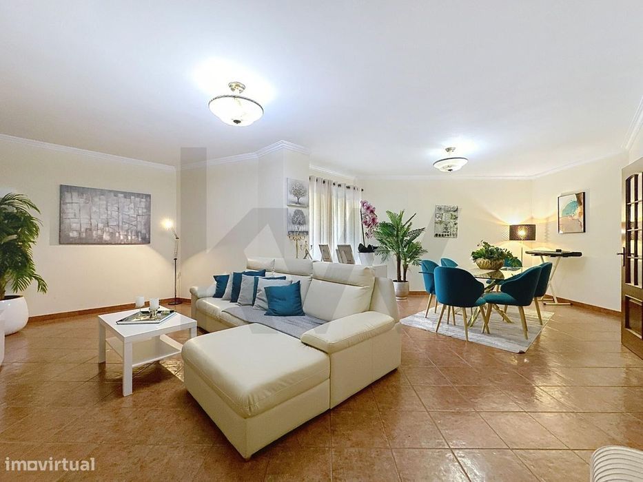 Excelente Apartamento T3 c/ Enormes Varandas, Terraço & Garagem - 900m