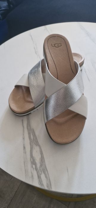 Klapki skórzane UGG 38