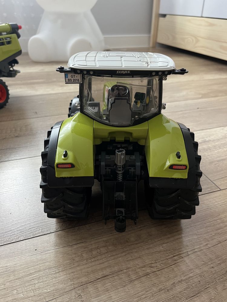 Bruder traktor claas