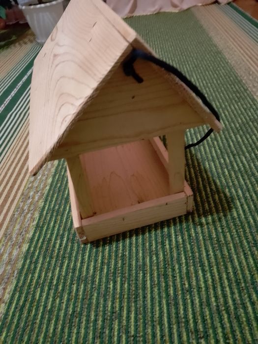 Годівничка для птахів