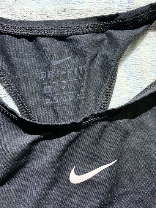 Жіноча майка Nike Dri-Fit