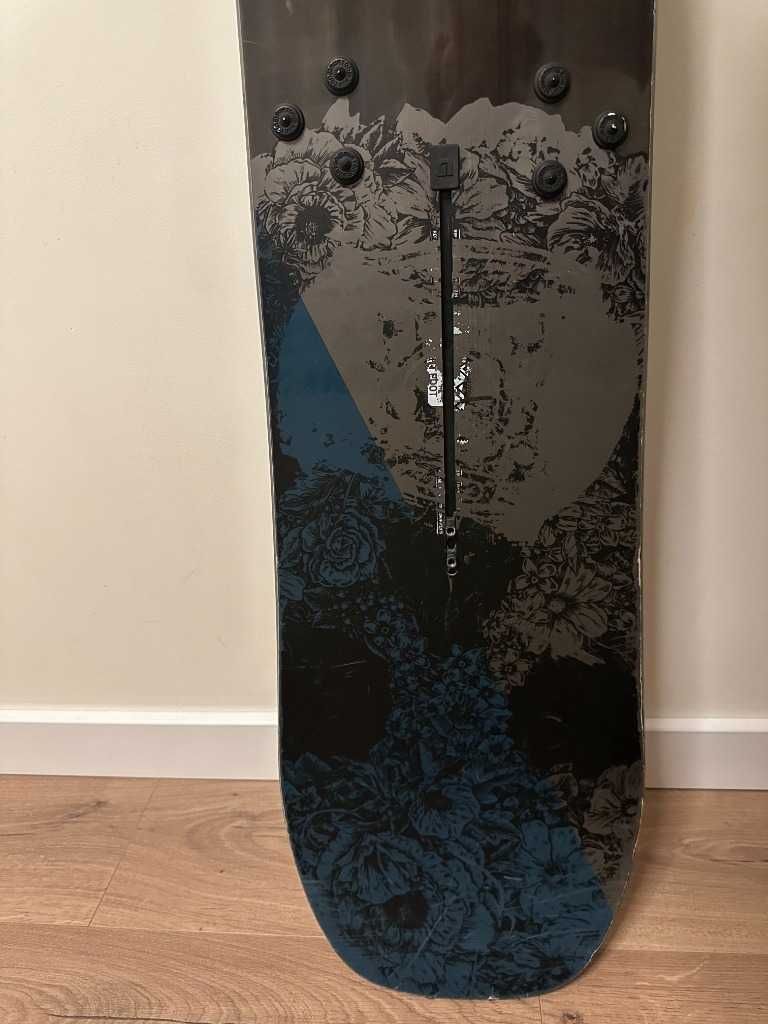 Deska snowboardowa Burton - 157