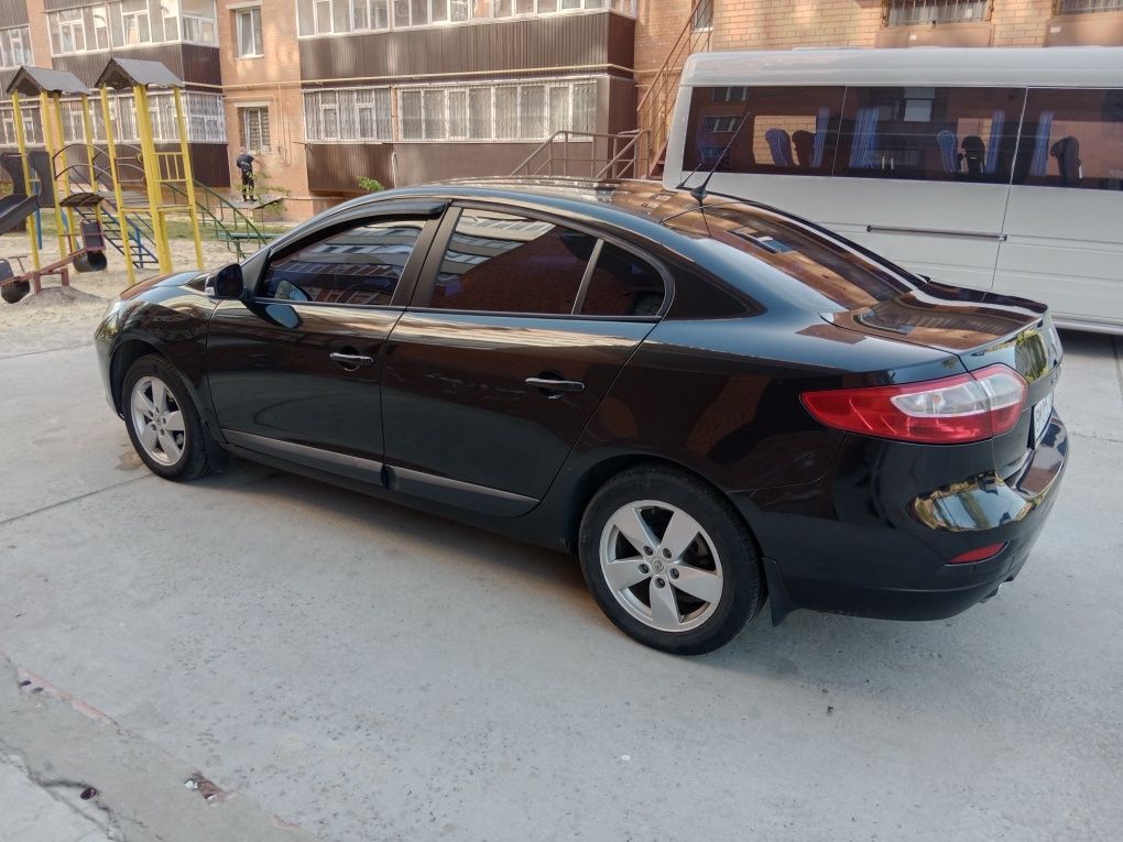 Продам renault fluence 11-го года на автомате на газ бензин в хорошем