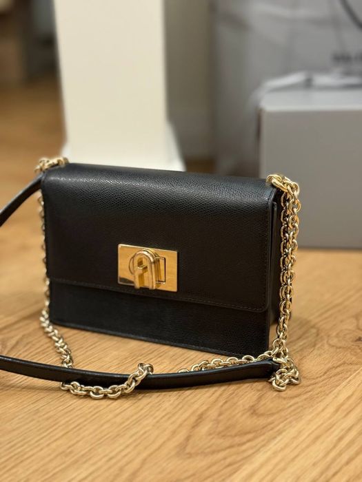 Оригинальная кожанная черная  сумка FURLA 1927