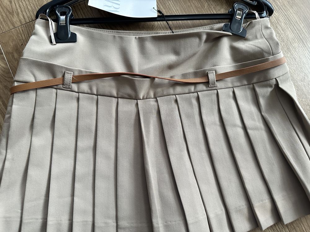 Spodnicosponie plisowane Zara S