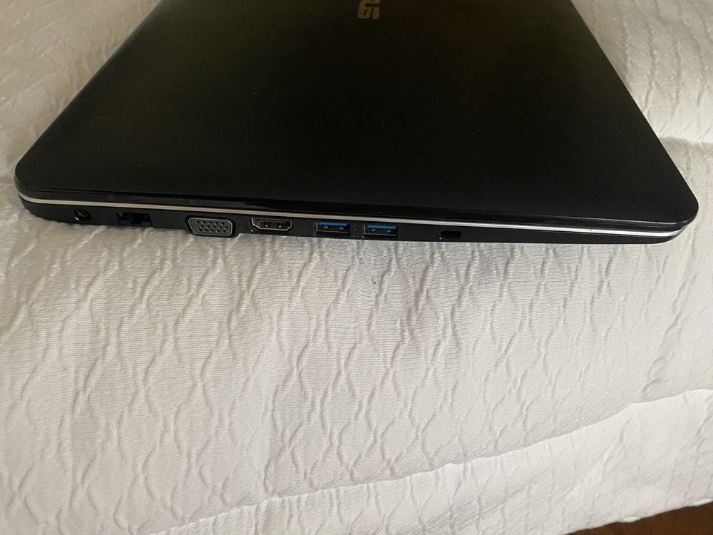 Portatil Asus X555L
