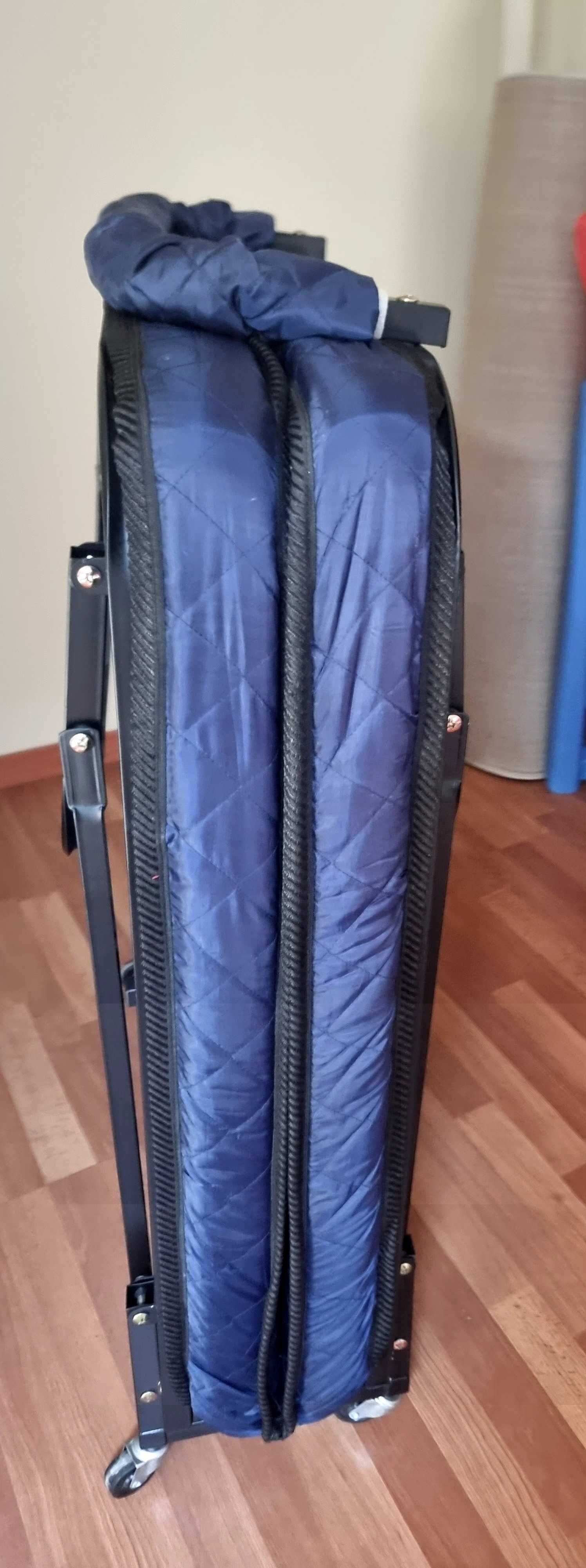 Cama de abrir. Usada 1 vez. E da JOM custa 200
