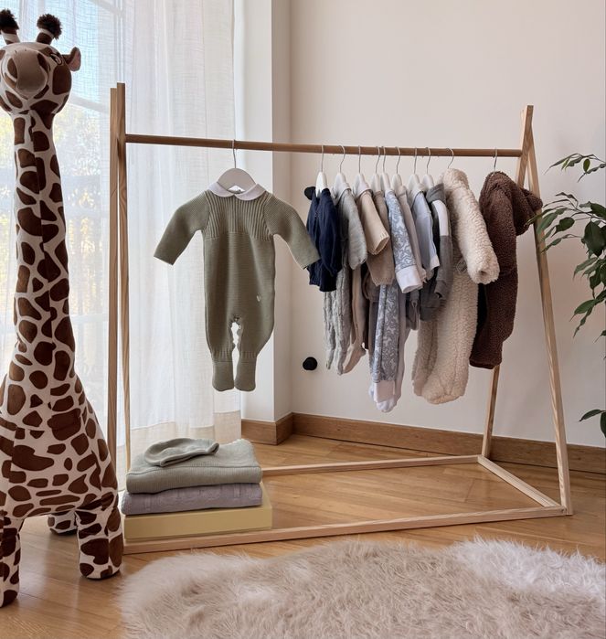 Suporte para cabides para crianças (Montessori)