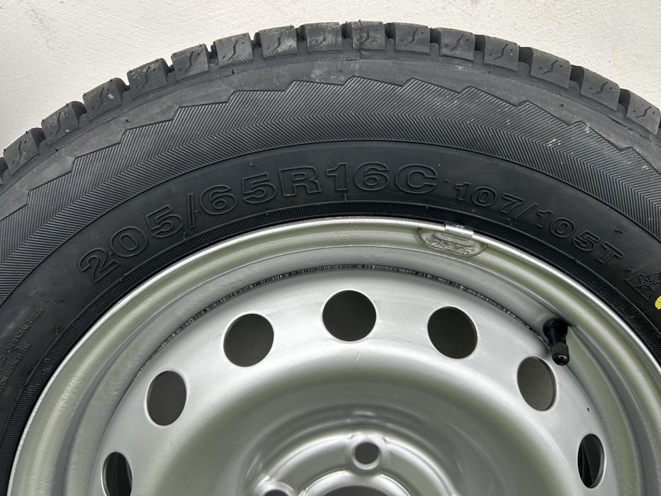 Koła zimowe Trafic,Vivaro,Primastar 5x118 R16C Opony 205/65 Nowe