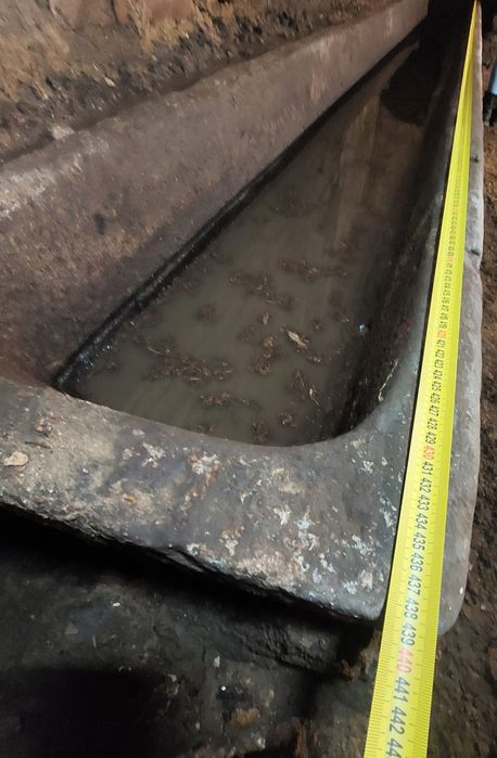 Koryto 4.39m granit antyk