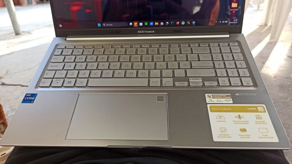 Portátil ASUS VivoBook F1505ZA (i7-12700H • OLED • 16GB)