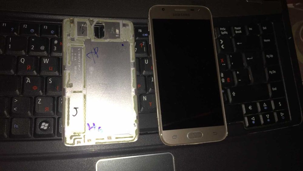 Продам телефон на запчастини або на відновлення