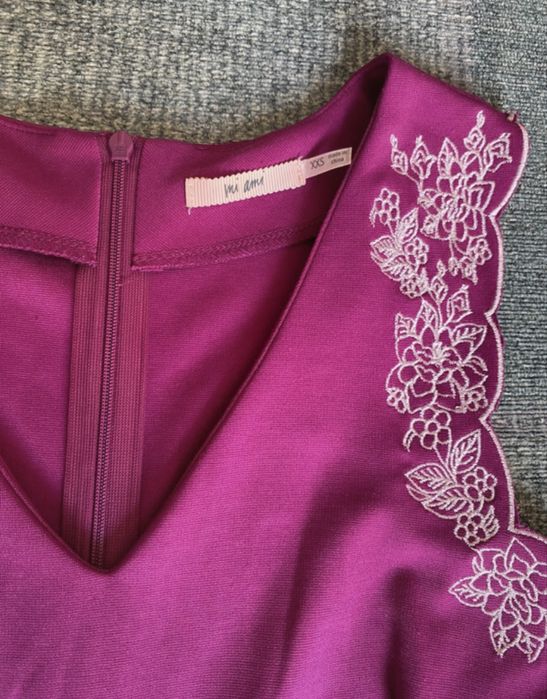 Vestido roxo da marca Mi Ami