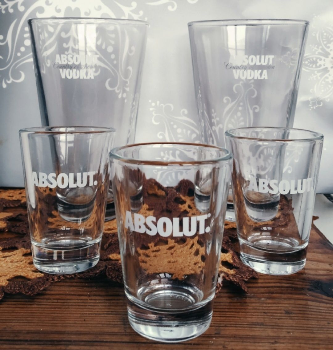Фірмові склянки та чарки знаменитого виробника Absolut vodka!