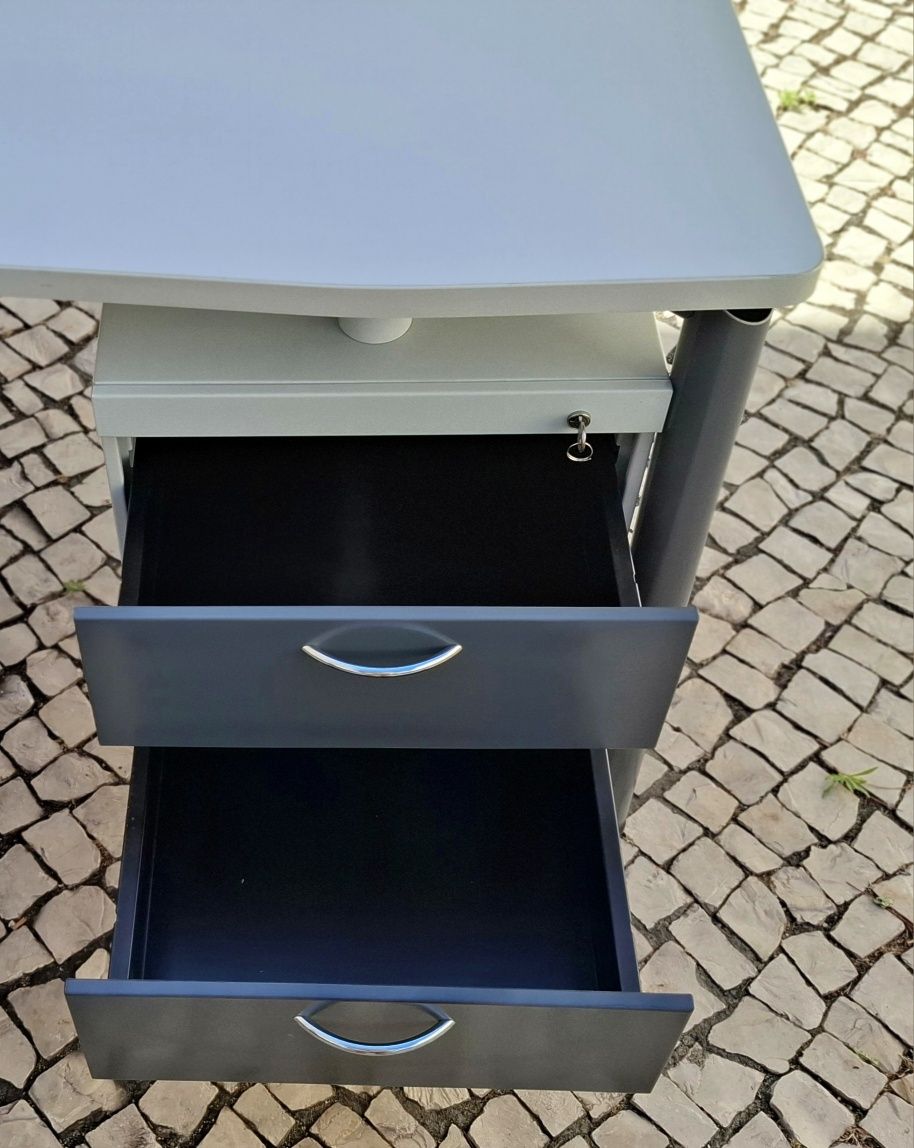 Secretária de escritório