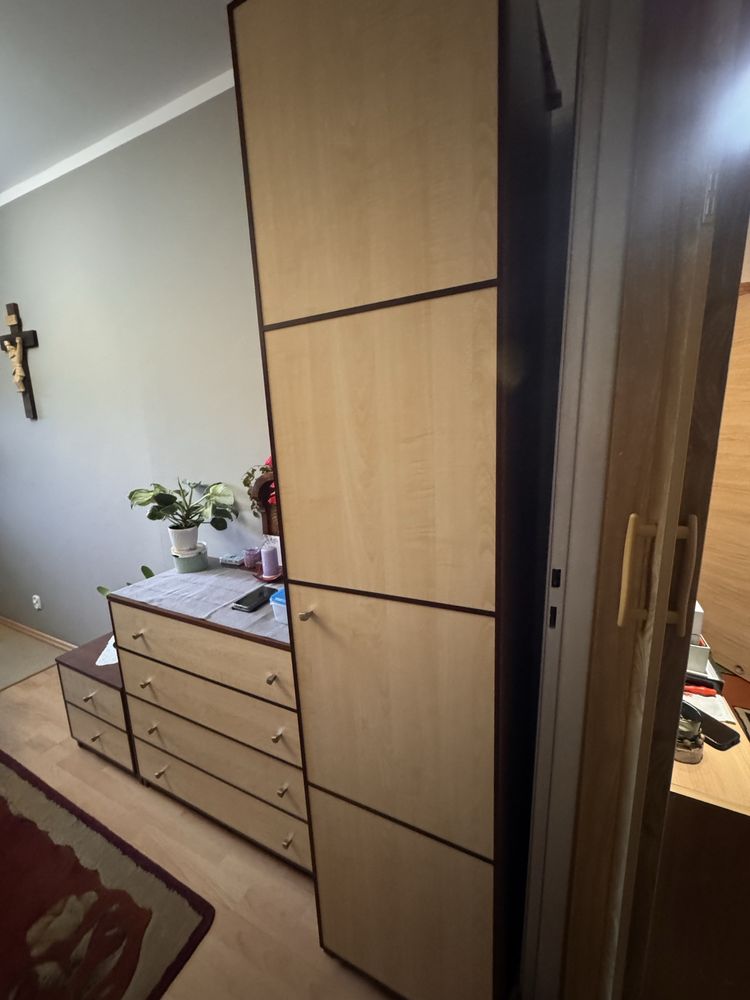 Zestaw mebli + łózko. Bardzo dobry stan!