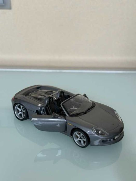 Porsche Carrera GT моделька машины, Порш Каррера 1/18 уценка
