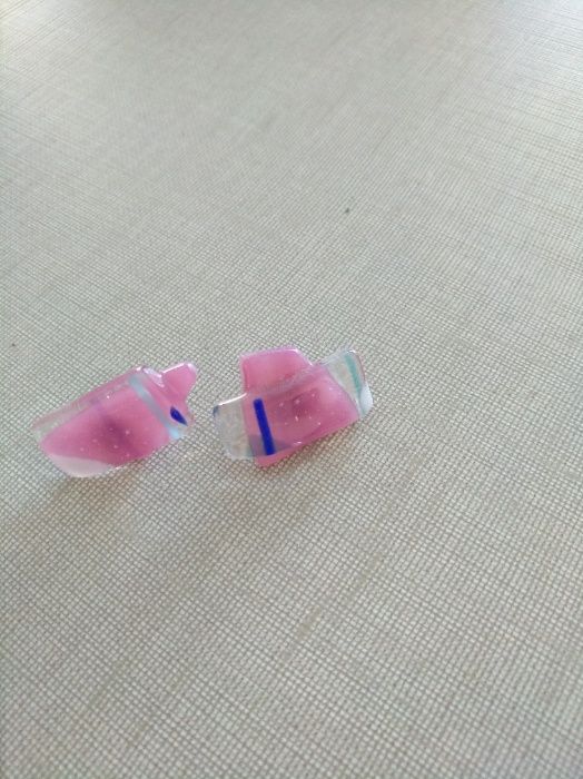 Brincos de várias qualidades