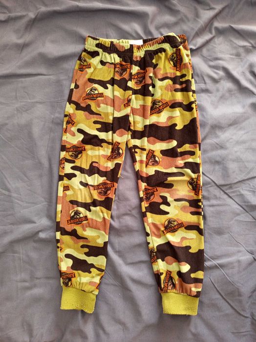 Spodnie chłopięce r. 110/116