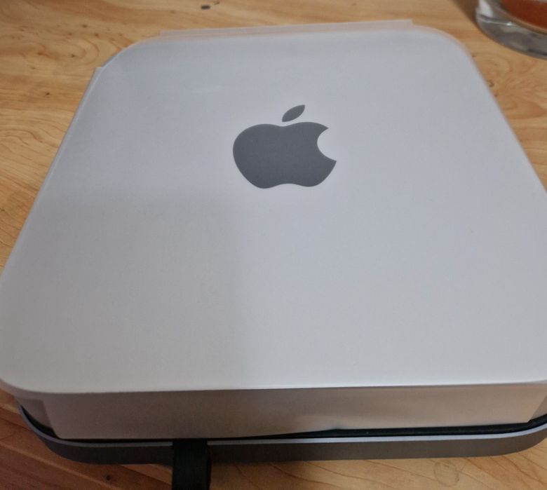 Mac mini M1 512gb 8g ram