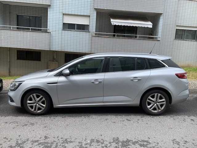 Renault Megane 2016 - Sport Tourer Business - 182000 km - ótimo estado