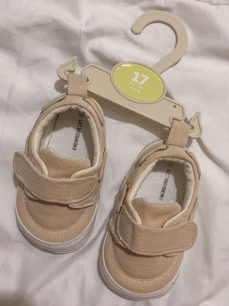 Детская обувь, топики, пинетки, мокасины на 3-6 месяцев 17 размер