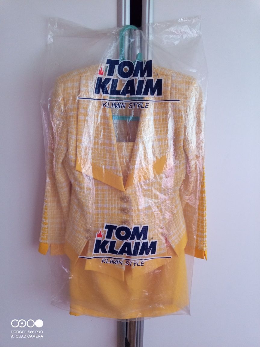 Продам женский костюм Tom Klaim