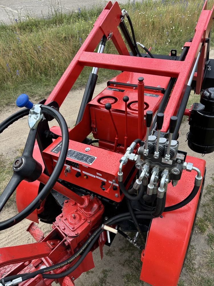 Tz4k14 traktorek czeski łamany 4x4 lyżka tur do obornik piasek siano