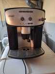 Ekspres do kawy z młynkiem DeLonghi