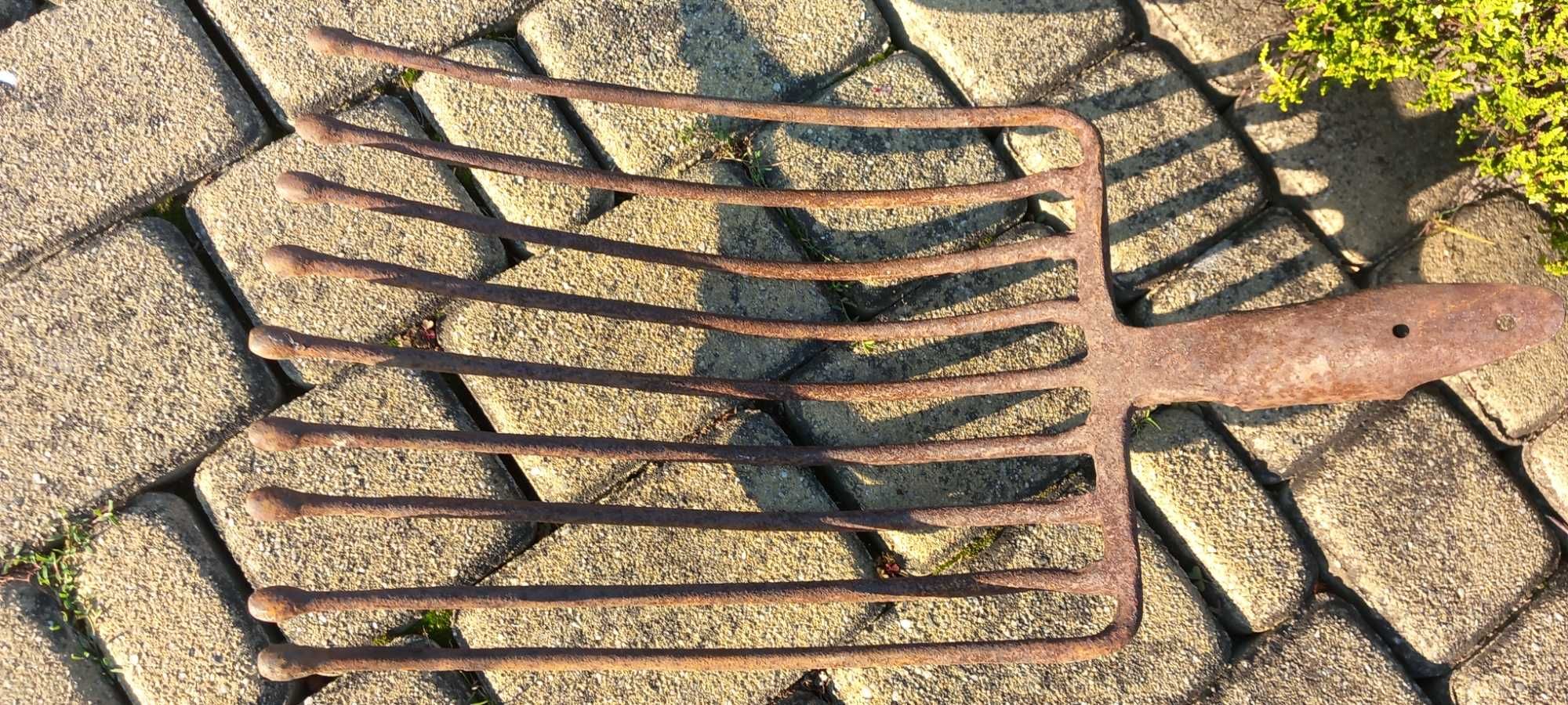 Stare metalowe widły do ziemniaków gable kute metalowe widły