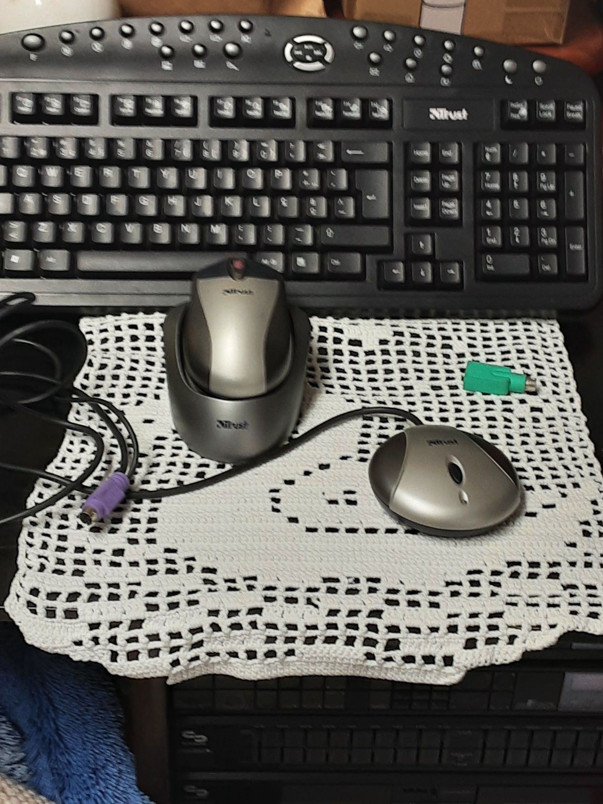 Teclado  sem fios com rato sem fios completo