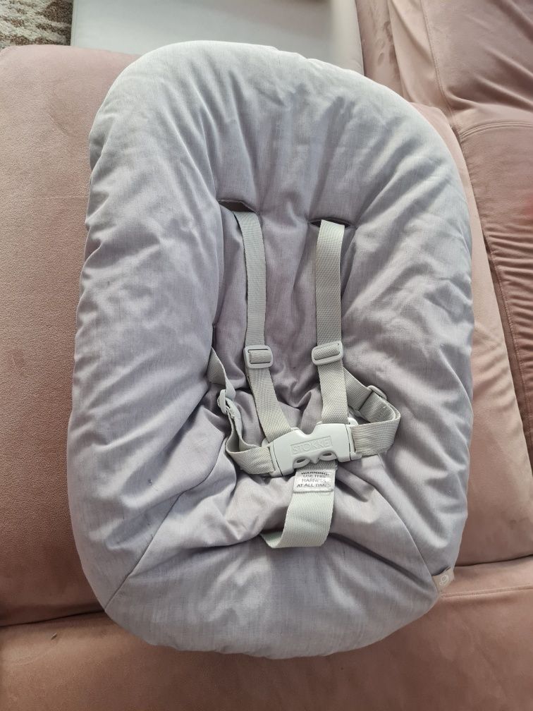 Stokke newborn set z pałąkiem na zabawki
