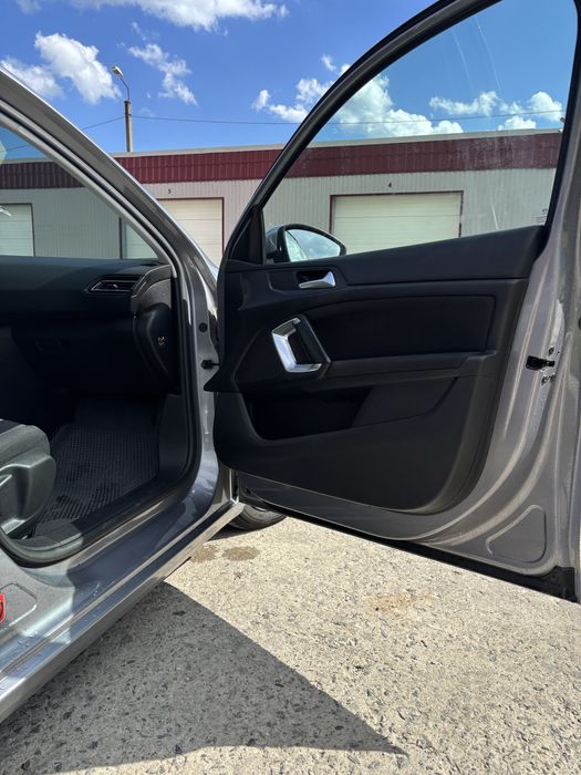 Продам Peugeot 308  2015року