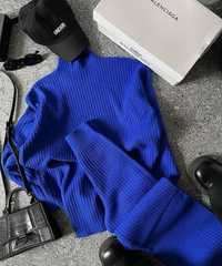 Синій костюм