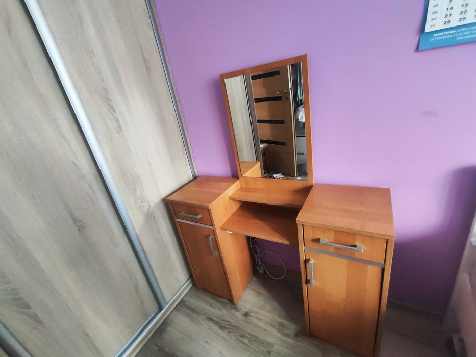 Toaletka bardzo pakowna