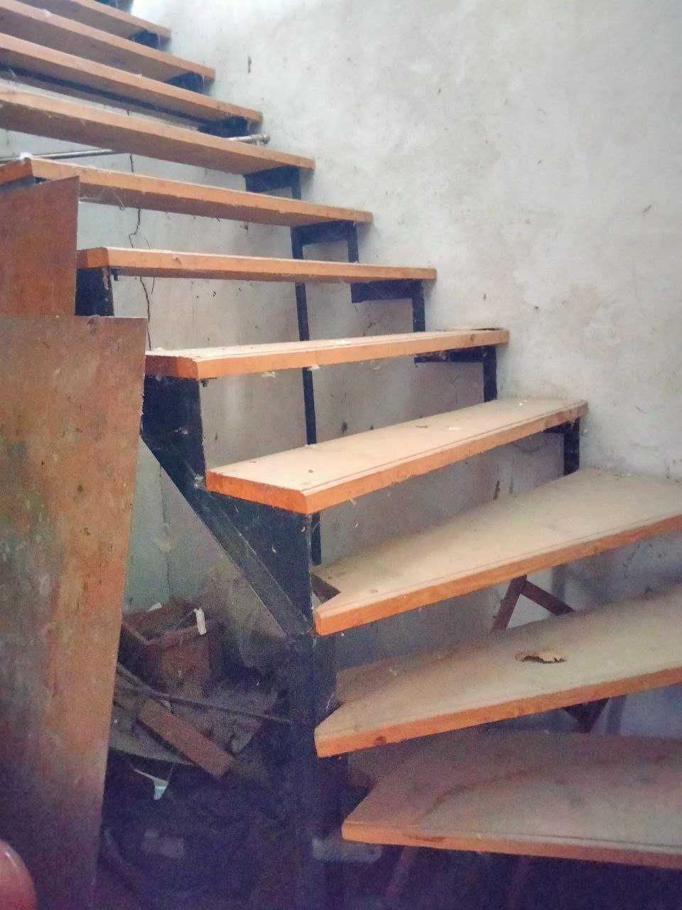 Продаю 2-поверхову дачу на р. Дніпро за Любимівкою