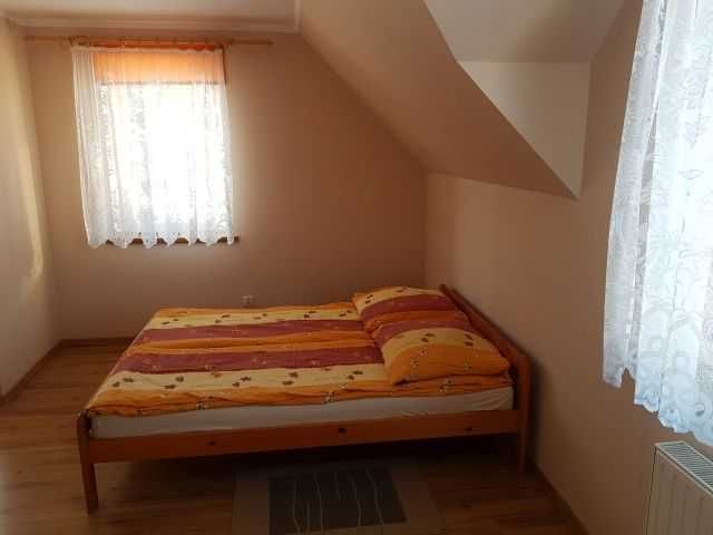 Noclegi nad jeziorem Serwy, wolne wybrane pokoje i apartament w lipcu!