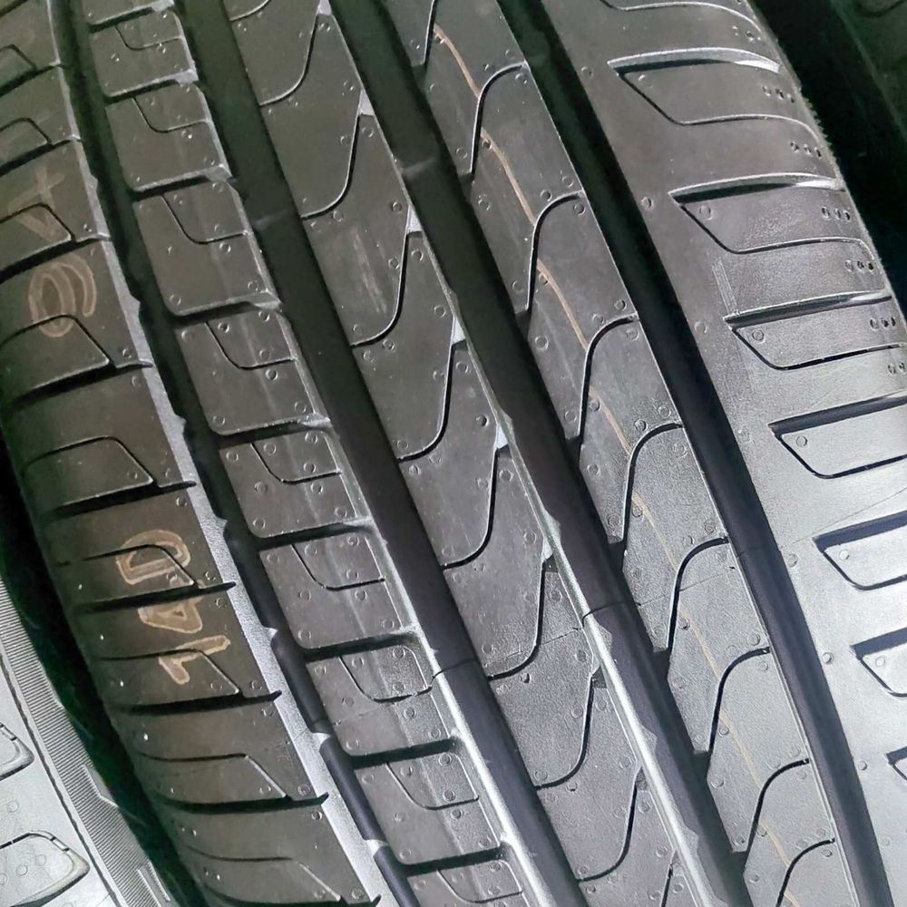 235/40/19 R19 Pirelli Cinturato P7 4шт нові