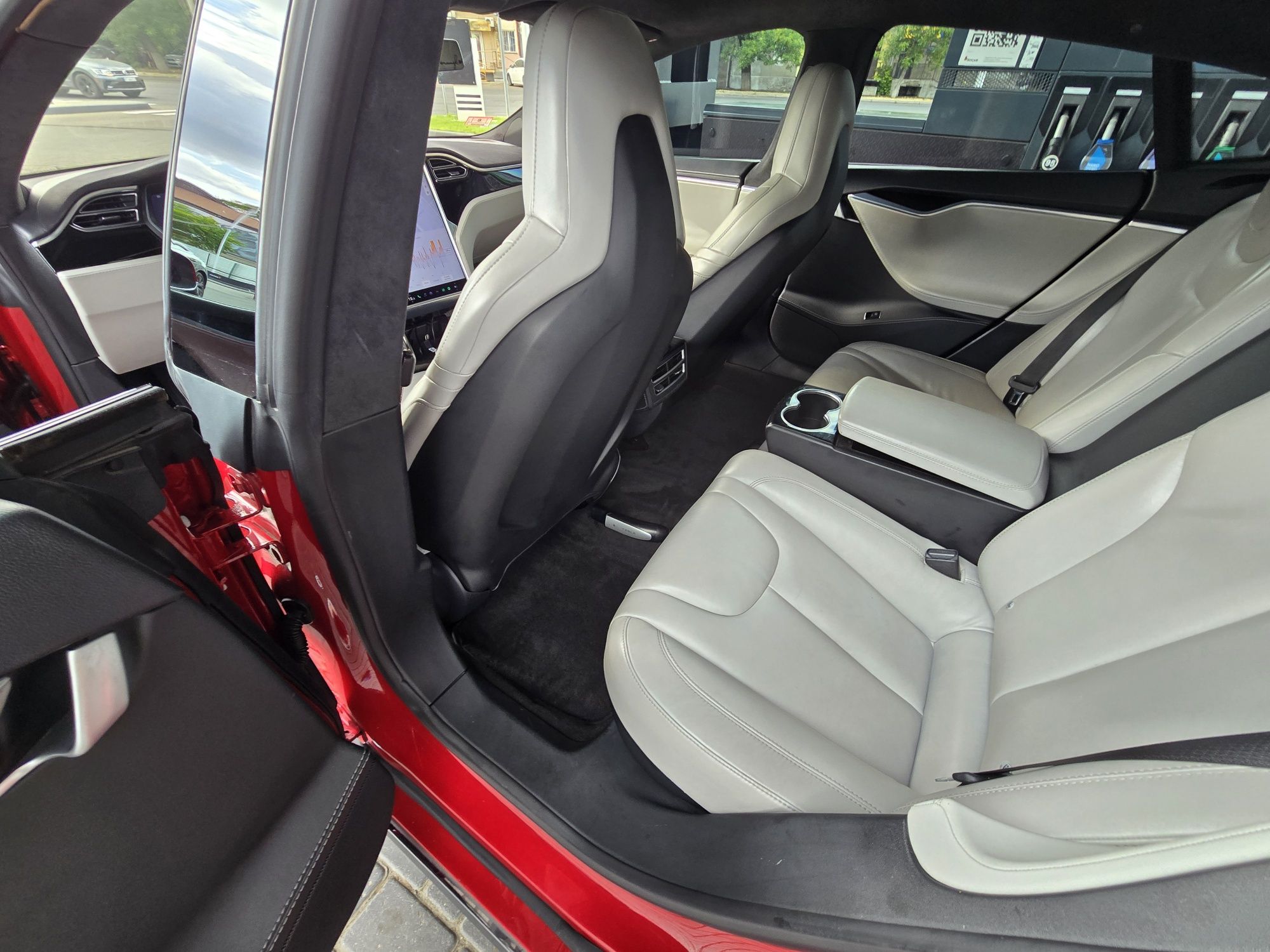 Сдам в аренду Tesla Model S P85D