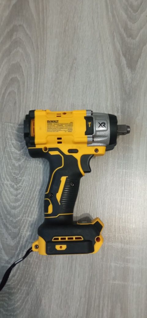 Гайковерт DeWalt DCF922