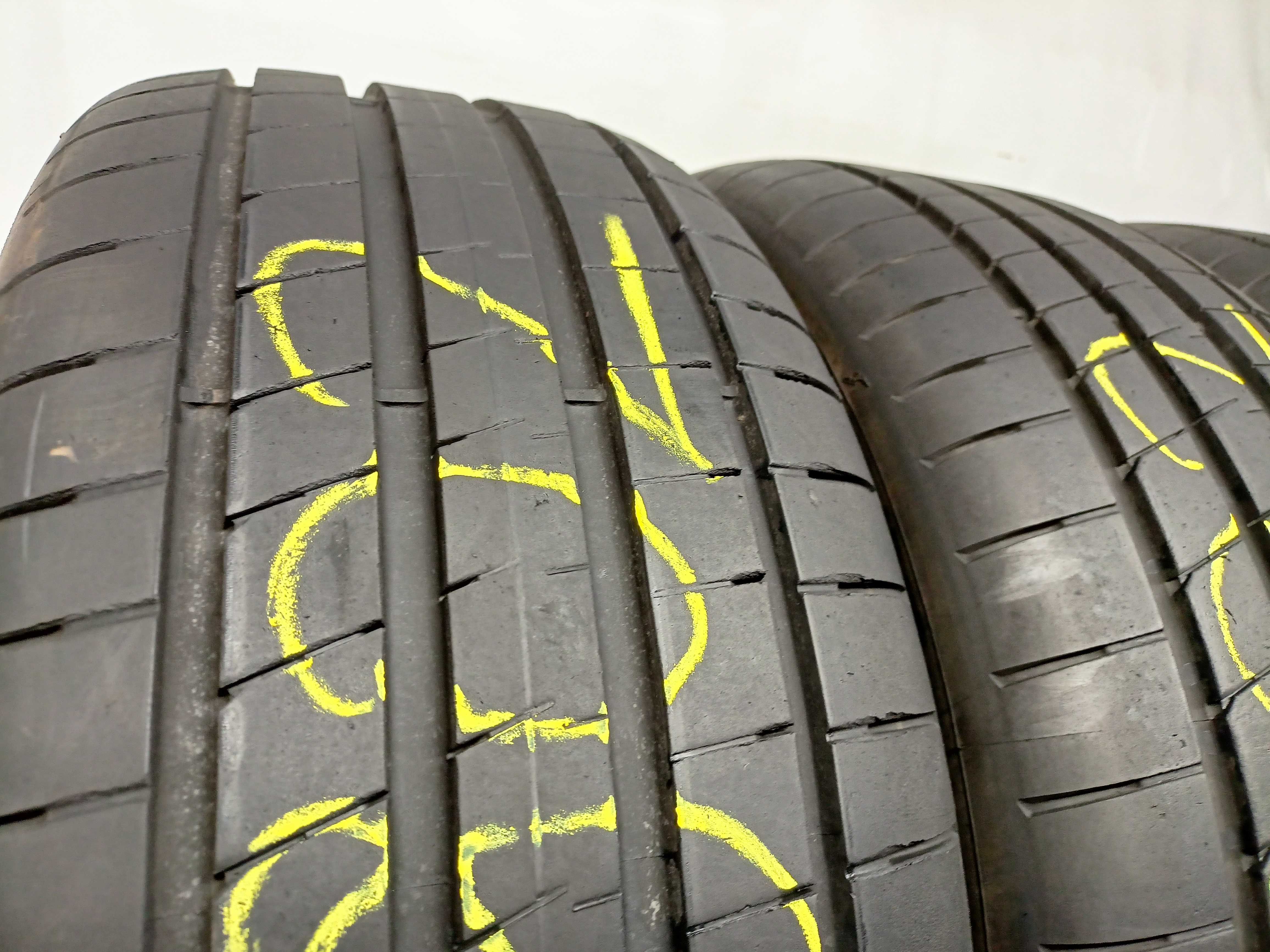 Goodyear Eagle F1 225/50/17 24r. 98Y 2x7,1mm 2x6,8mm (1902)