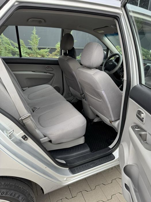 Продам KIA CARENS 2009