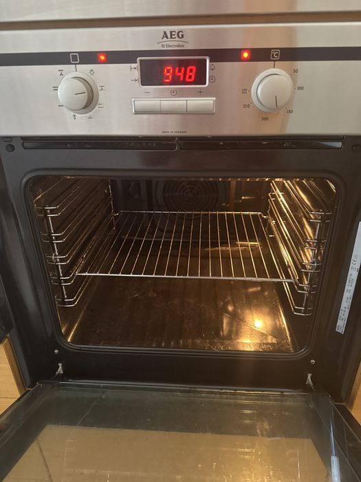 Forno AEG entastrar