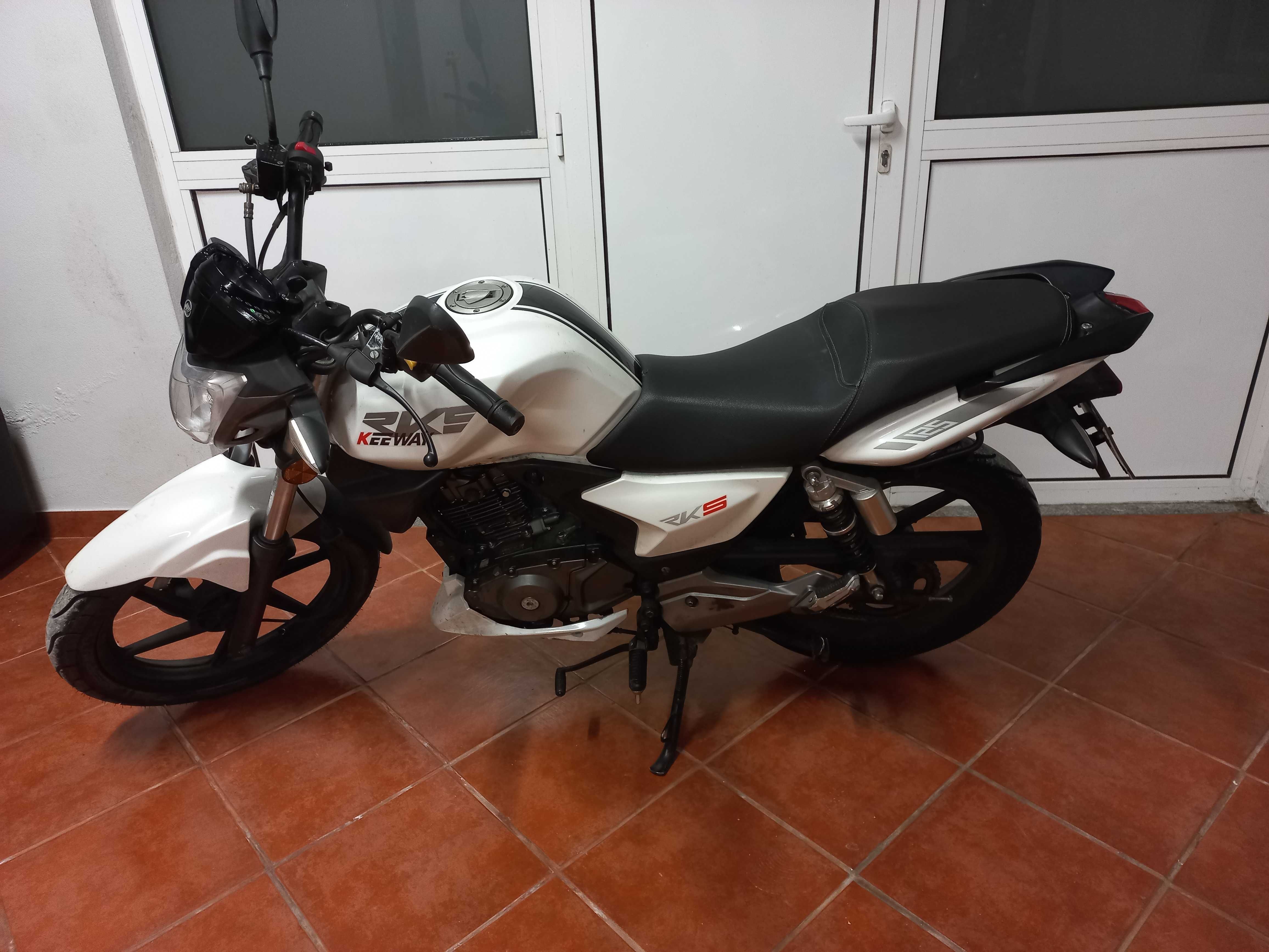 KEEWAY RKS 125 bom estado