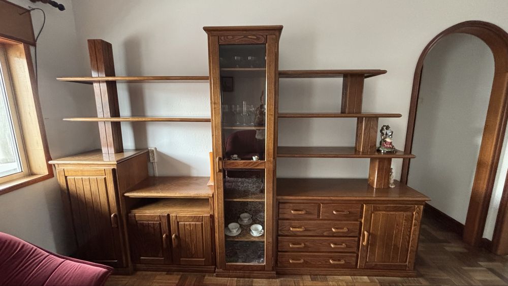 Movel de sala com cristaleira
