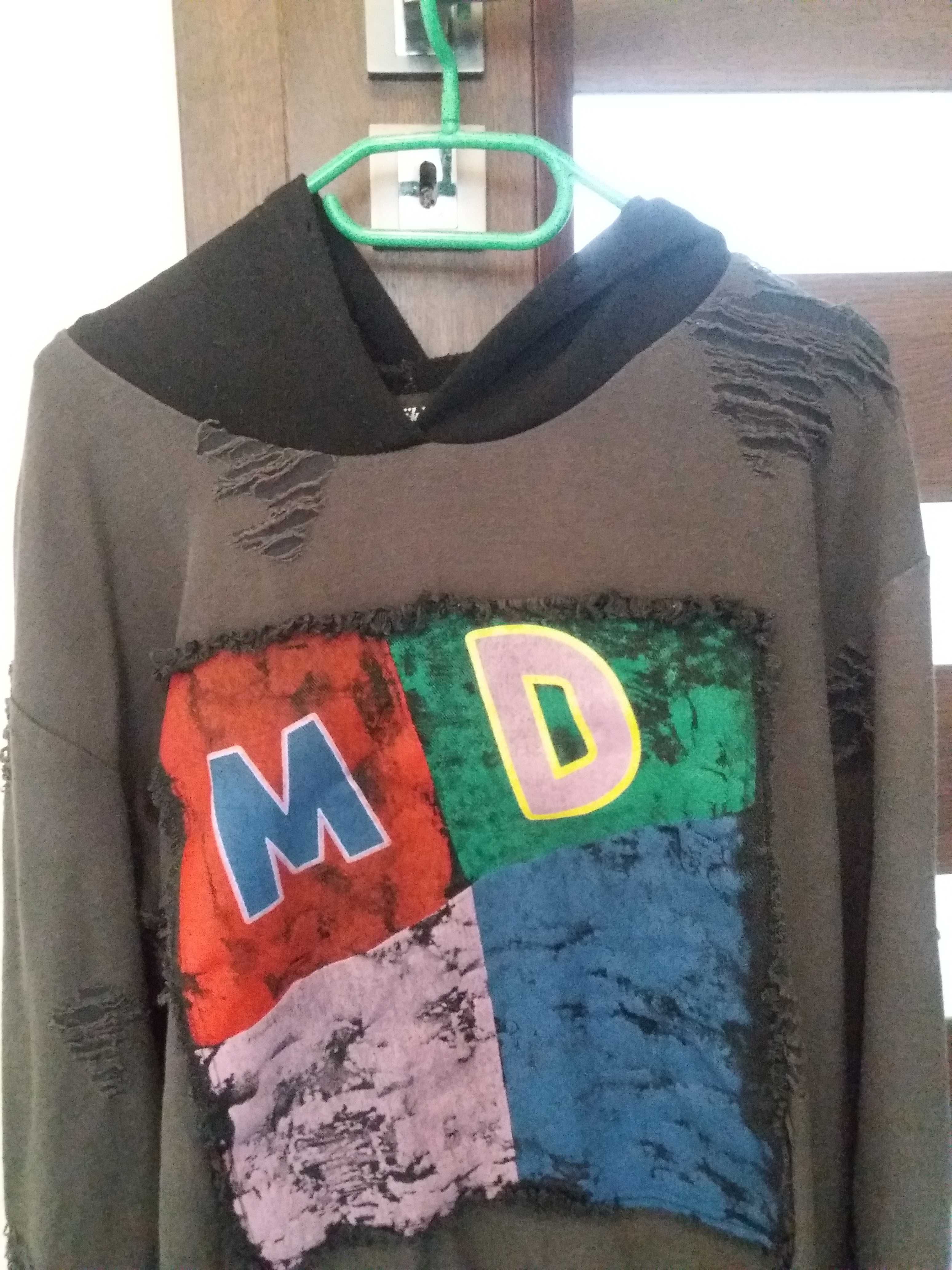 Bluza M / L  oczka