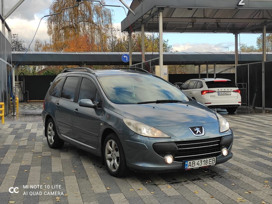 Продам авто  пиж 307 Дизильок 1.6 турбо