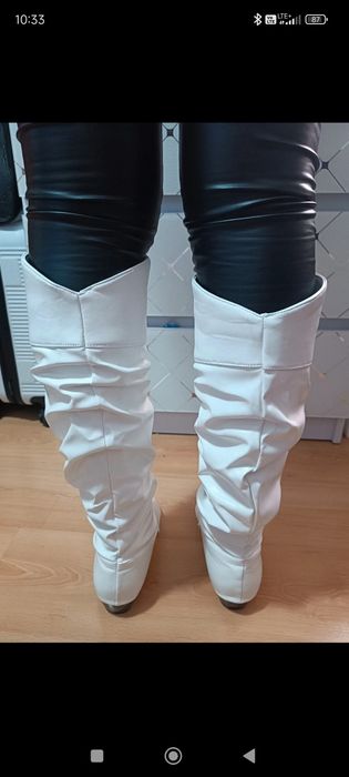 Białe kozaki z marszczeniem 40,5