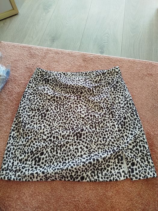 Saia tamanho M nova