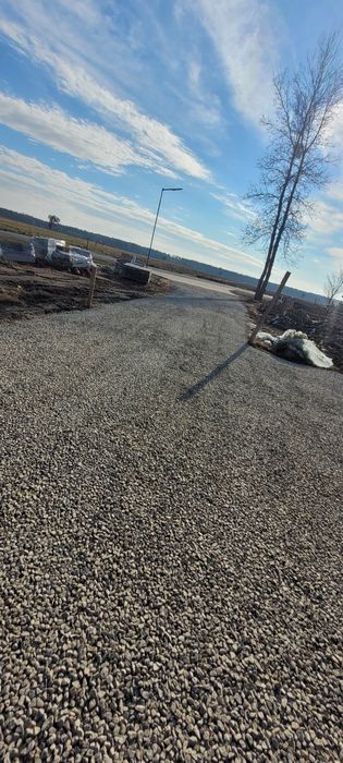 Utwardzanie dróg dojazdowych placów parkingów gruz kruszywo mielone